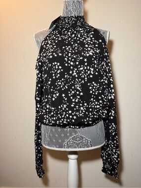 NWT DKNY Jeans Black Star Print Halter cold shoulder Long Sleeve Blouse sz M $79